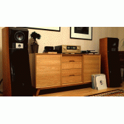   Accuphase E-470:  3